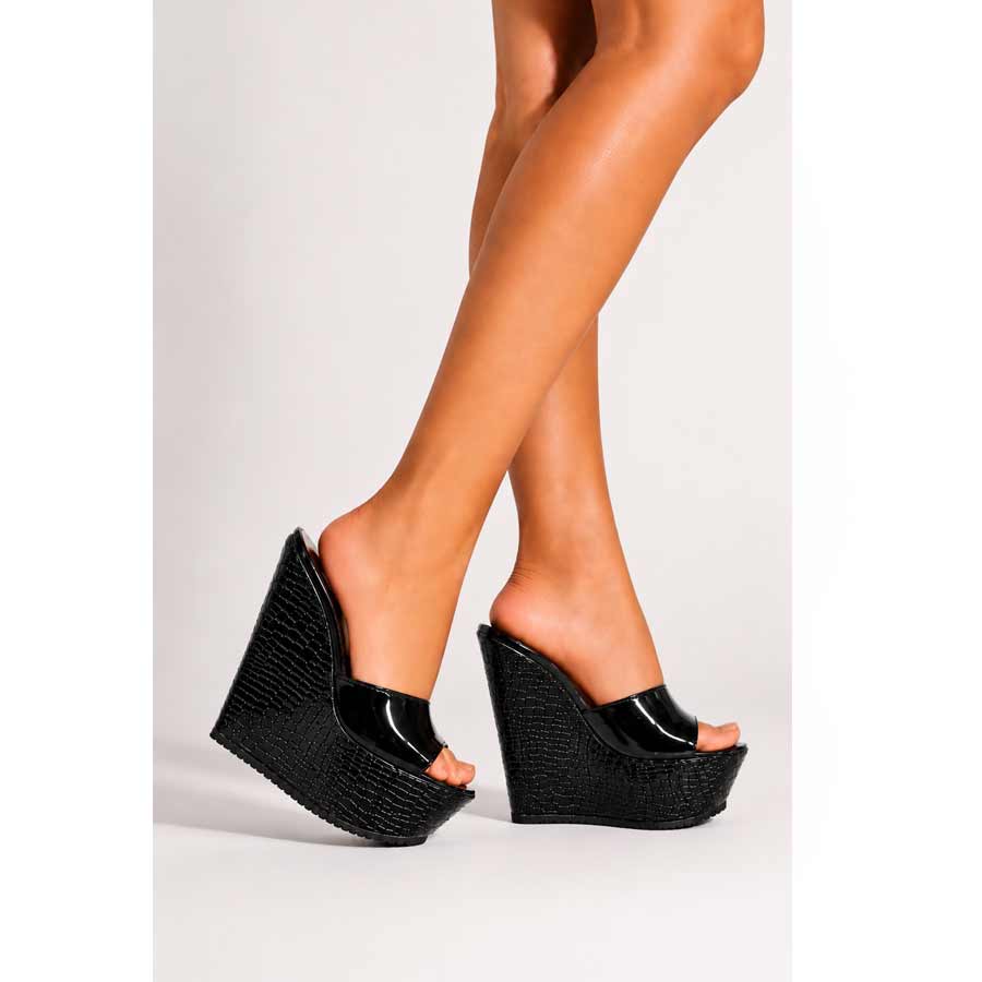 mules zeppa vernice