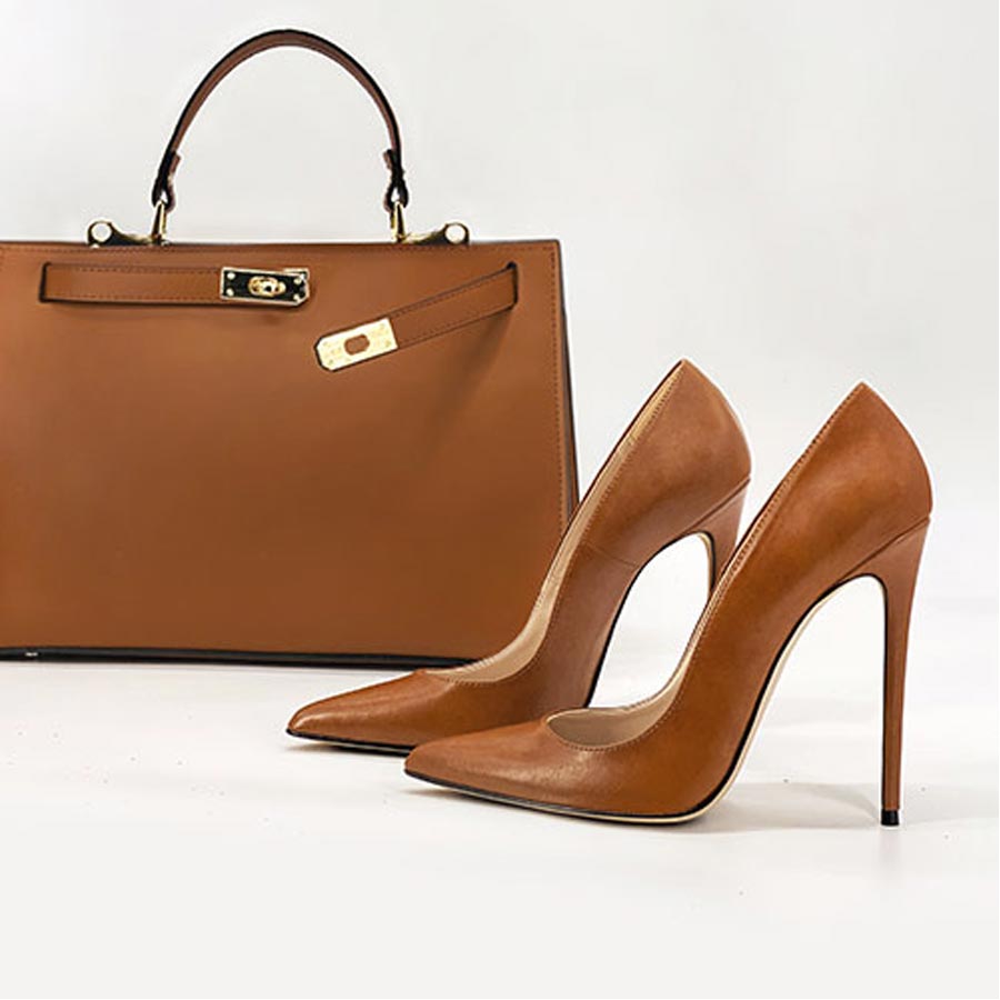 decollete pelle cognac