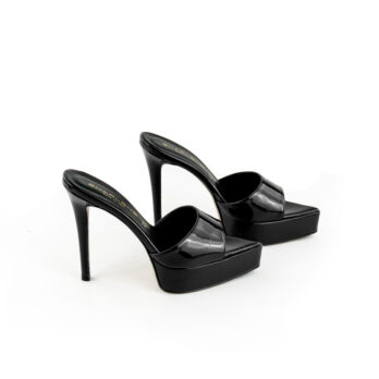mules vernice nera